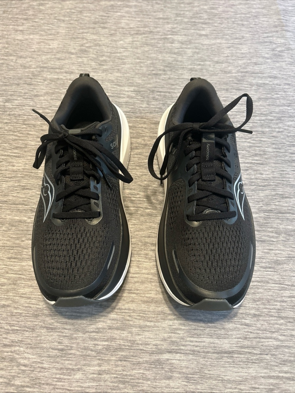 Saucony Guide 18 Women's Running Shoes Size 9.5, Black/White, Mesh